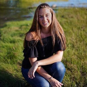 Meet your Posher, Abbie